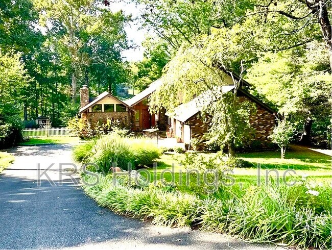 Photo - 371 Lake Forest Dr House
