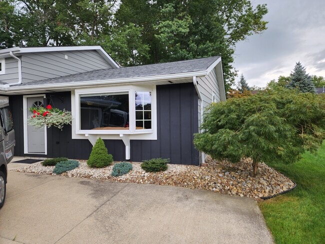 Photo - 20311 Village Green Dr