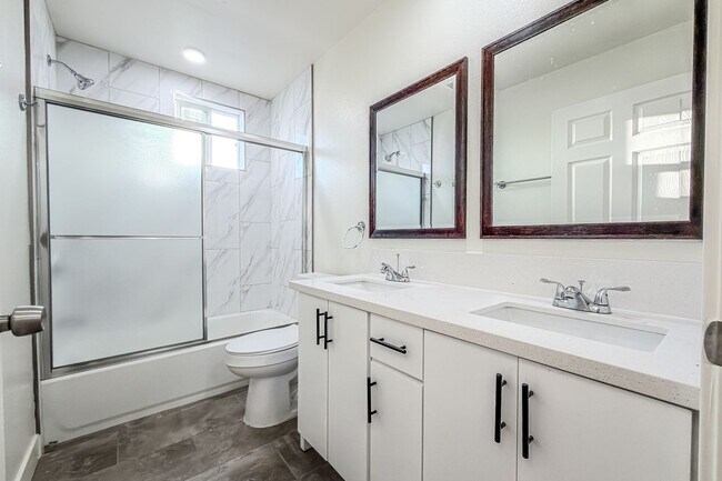 Photo - Brand New Luxury 4 & 5 Bed Units Unit #2118