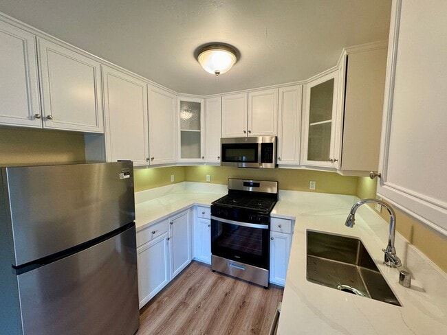 Building Photo - Great 2B/1BA Condo in Oceanside! Unit 102