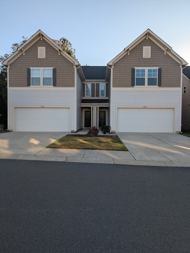 Building Photo - 3BD/2.5 Bath Townhome in Midland Wyntree C...