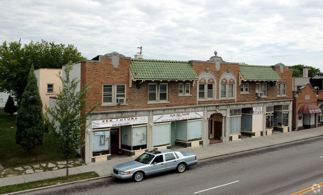 4518-4526 W. Burleigh St. (12 Unit)