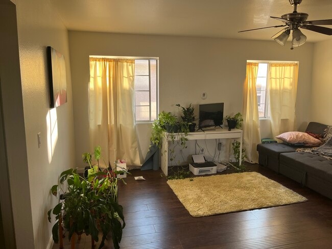 Photo - 1710 S Redondo Blvd Unidad 2