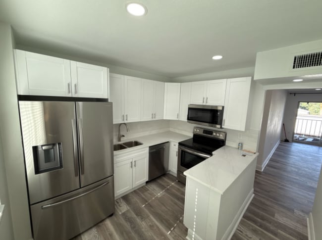 Photo - 2209 Belleair Rd Unidad Apt C33