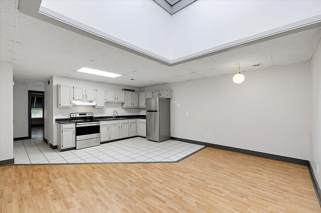 113 S Saginaw St Unit A