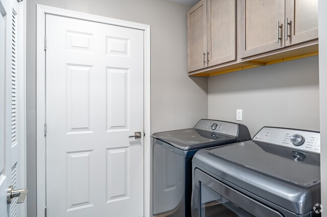 2BR, 2BA - 1,100SF - Laundry Room - Brookwood Estates of Taylor