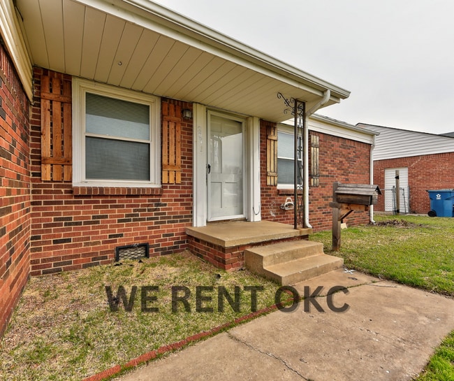 Photo - 207 E Marshall Dr