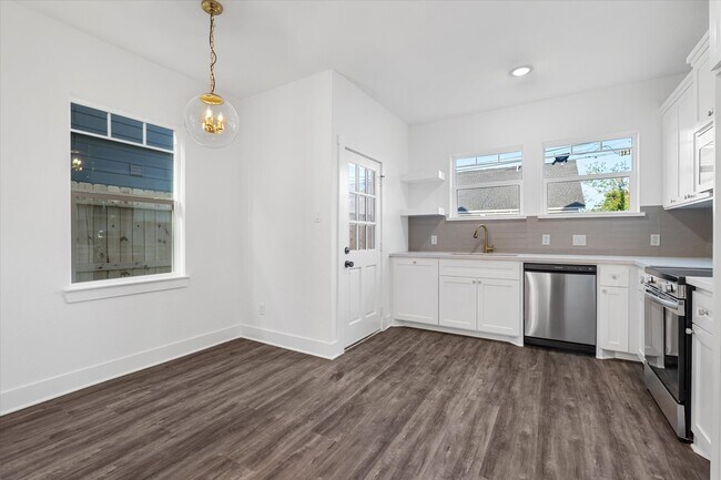 Photo - 227 S Broadway St