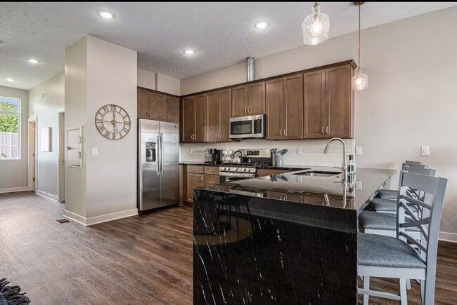 Photo - Fully Furnished 2 Master Suites | Luxe Tow...
