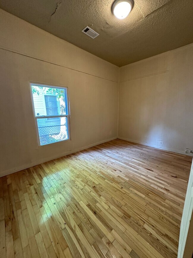 Photo - 609 S 18th St