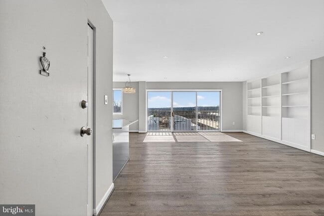 Photo - 4241 Columbia Pike Unidad 601