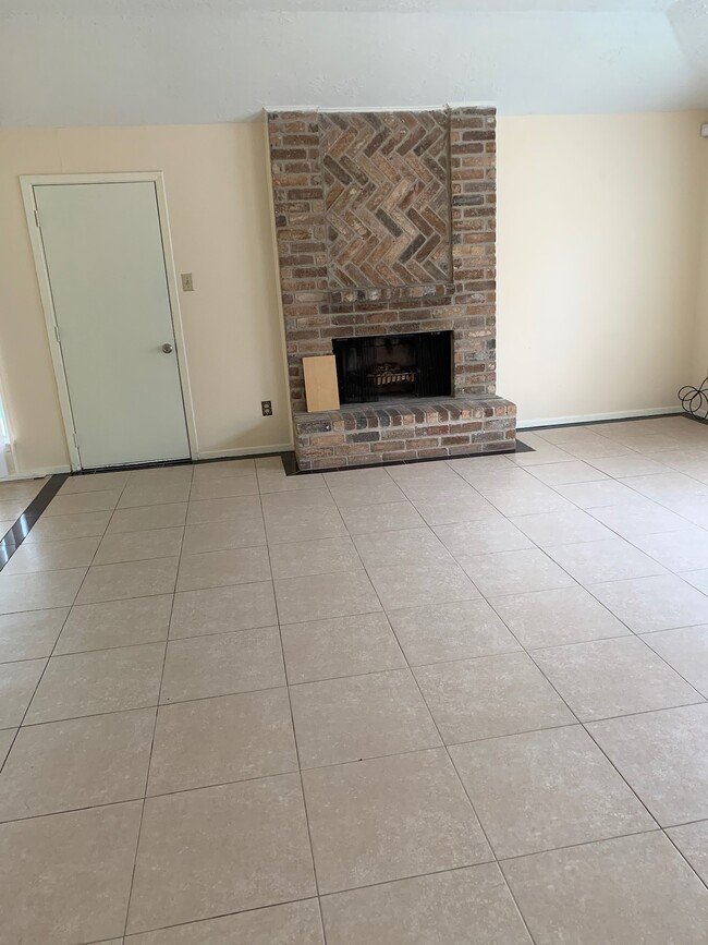 Photo - 16738 Quail Briar Dr