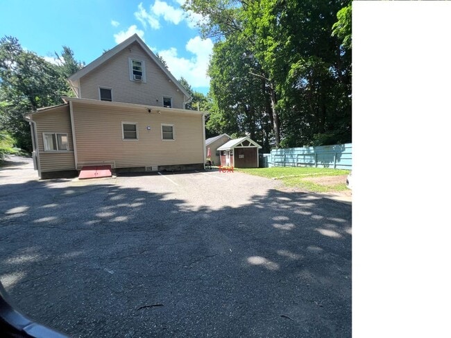 Building Photo - 395 Bradbury St Unit APT 2