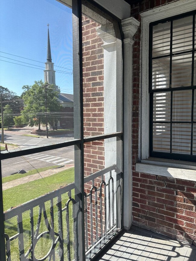 Photo - 1813 S Hull St Unidad CC A3