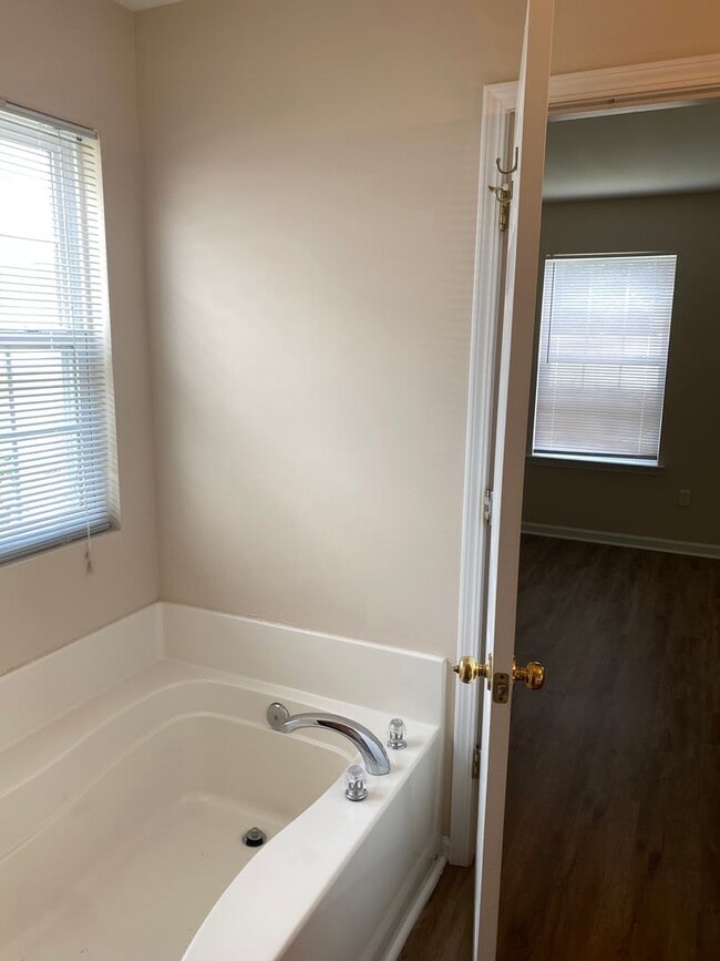 Photo - 2525 Whetstone Ln
