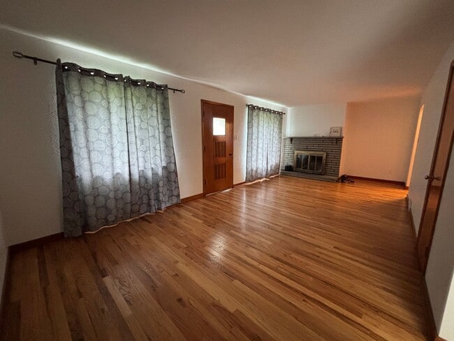 Photo - Appealing 3-Bedroom Home in Upper St. Clair - Available in August!