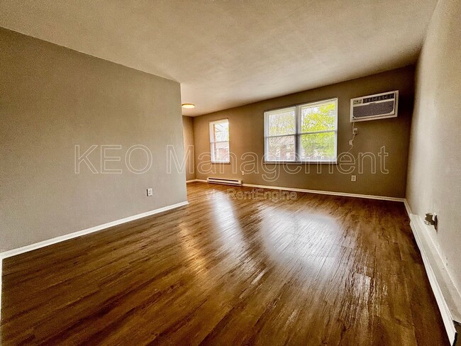 Photo - 1257 Sanlor Ave Unidad 4