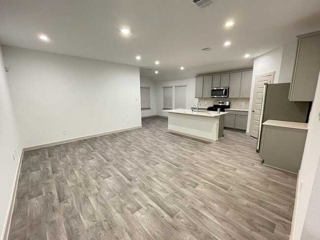 Photo - 618 Hidden Brk Dr