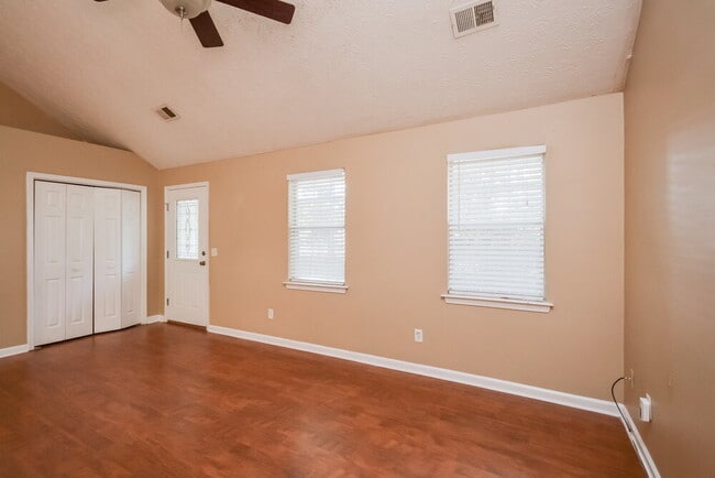 Photo - 130 Branchwood Dr