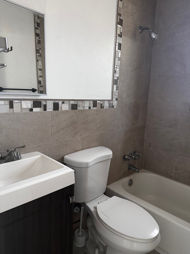 Photo - 5501 SW 32nd Ct Unit North