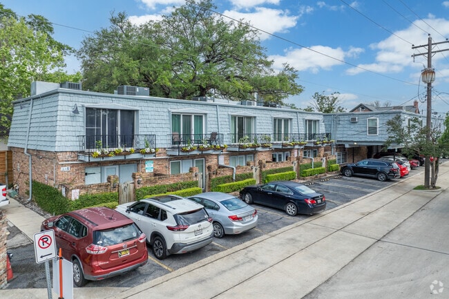 Gaslight Square Apartments - Gaslight Square