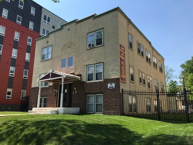 Photo - Varsity Apartments