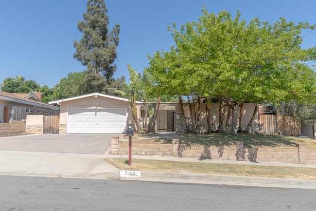 Building Photo - 7325 Layton St