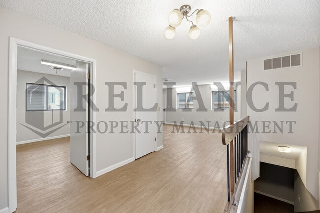 Photo - 1908 N Jeanette St