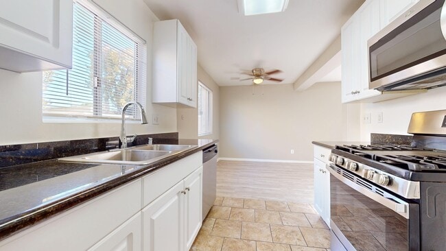 Photo - 20251 Cohasset St Unidad 5