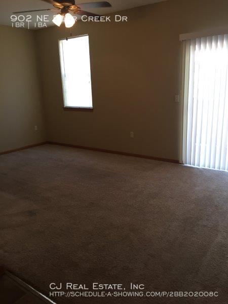 Photo - 902 NE Deer Creek Dr