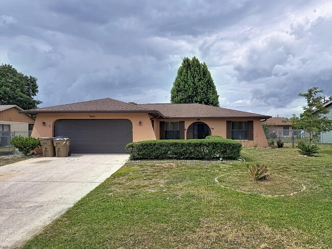 Building Photo - 3 bedroom, pet friendly home!