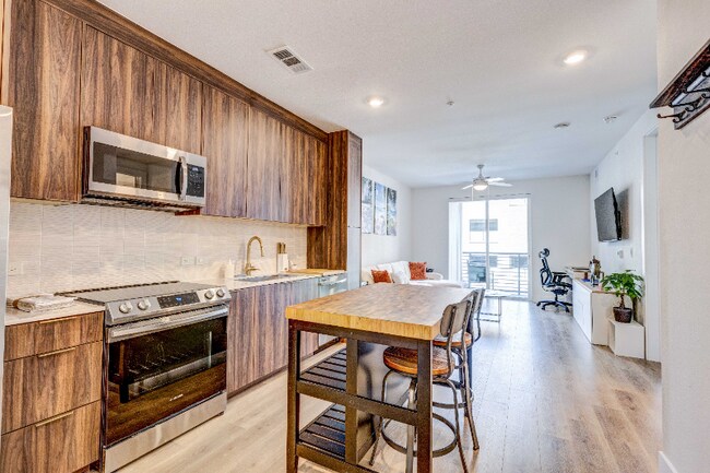 Photo - 1701 Simond Ave Unit 301