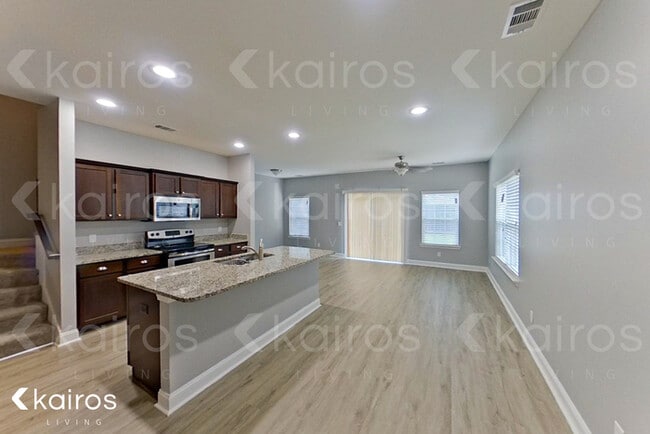 Photo - 815 Ferguson Ln