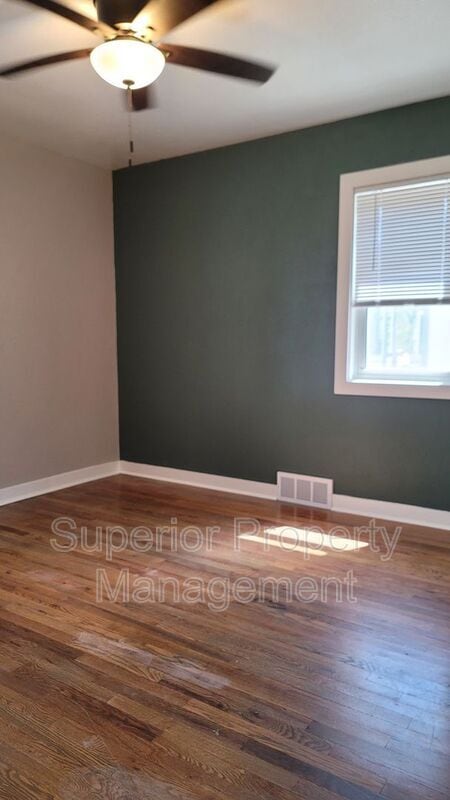 Photo - 102 A St