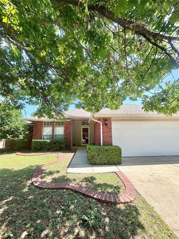 Photo - 1804 Victoria Pl