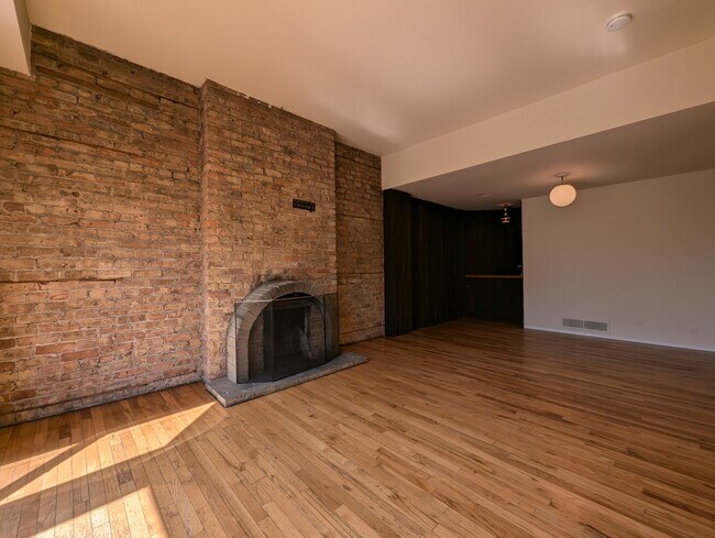 Photo - 602 W Surf St Unit 4