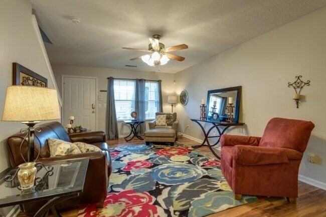 Photo - 674 Flintlock Ct