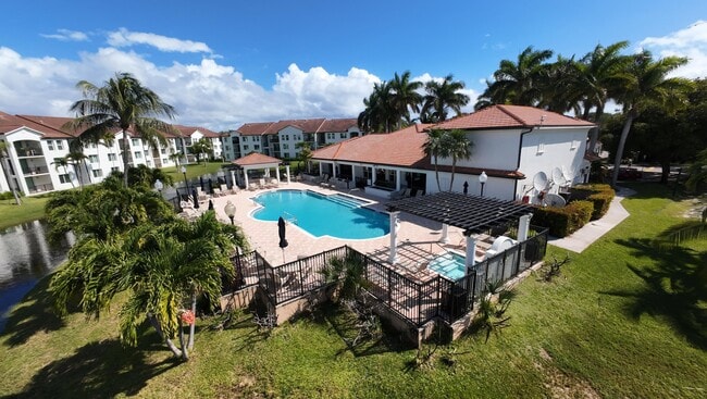 Building Photo - 615 Villa Cir Unit 615