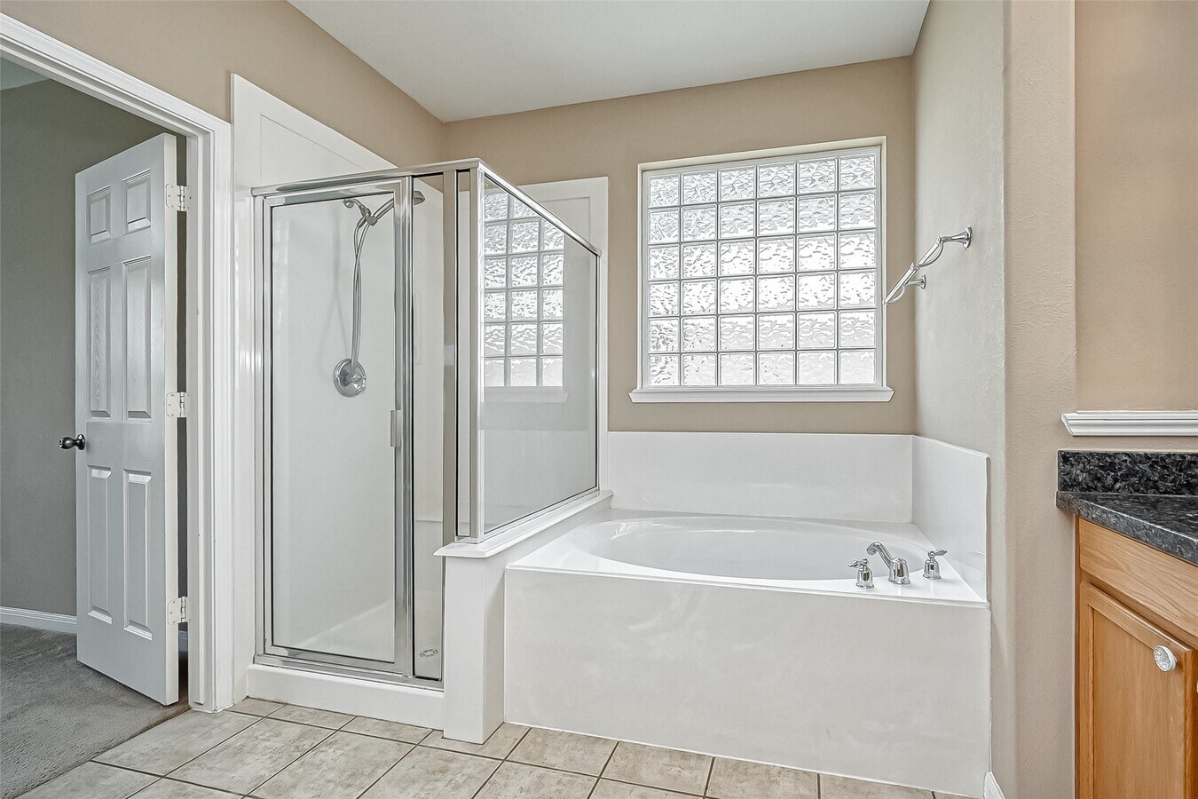 Photo - 2218 Falcon Knoll Ln