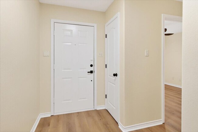 Photo - 4453 Lake George Dr