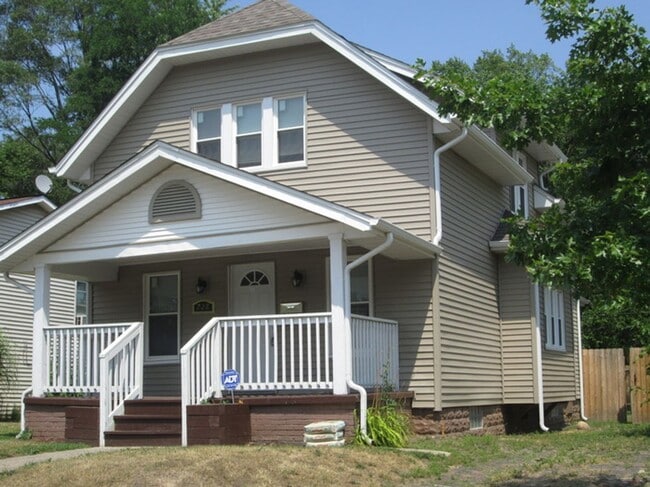 Building Photo - 728 N Frances St Unit 1 Rental