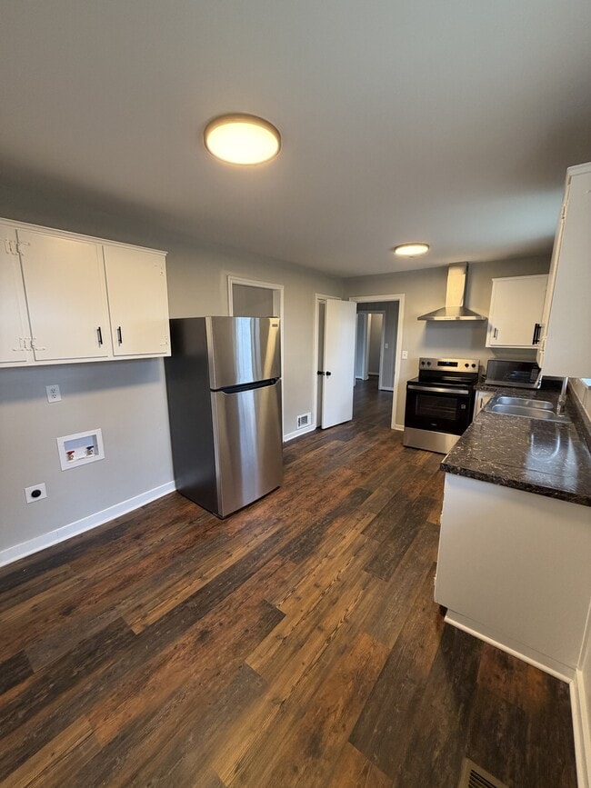 Photo - 853 Shades Crest Rd