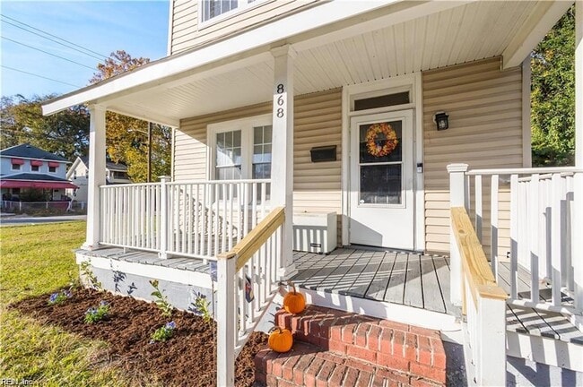 Photo - 868 W 36th St