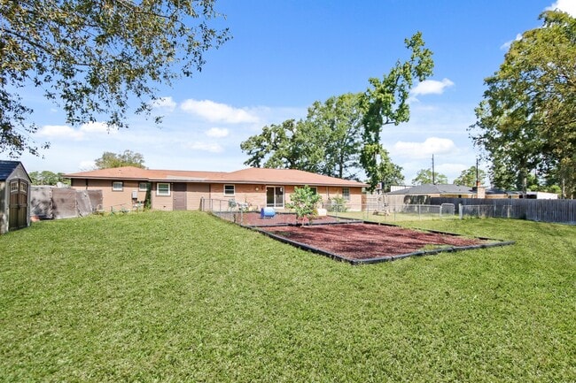 Photo - 5302 Treaschwig Rd