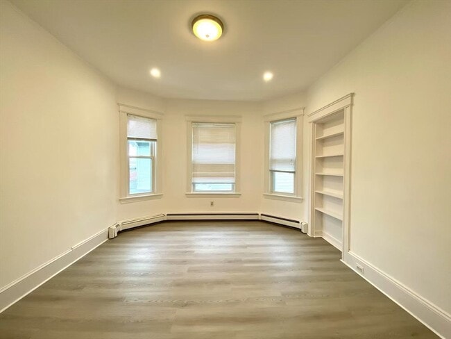 Photo - 20 Howard St Unit 2