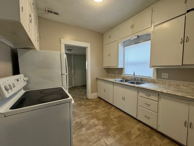 Photo - 1511 S Hydraulic Ave