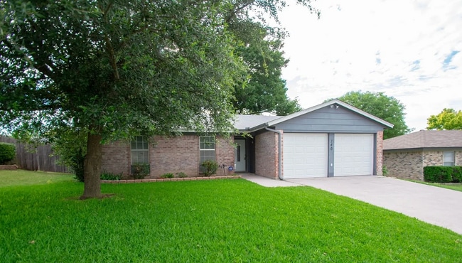 Photo - 740 Admiralty Way House