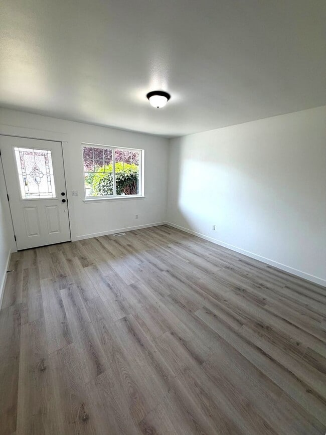 Photo - Newly remodeled 4 bedrrom 2.5 bathroom