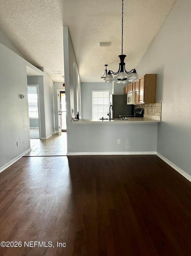 Photo - 341 Redwood Ln
