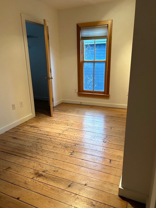 2nd bedroom - 720 Macon Aly